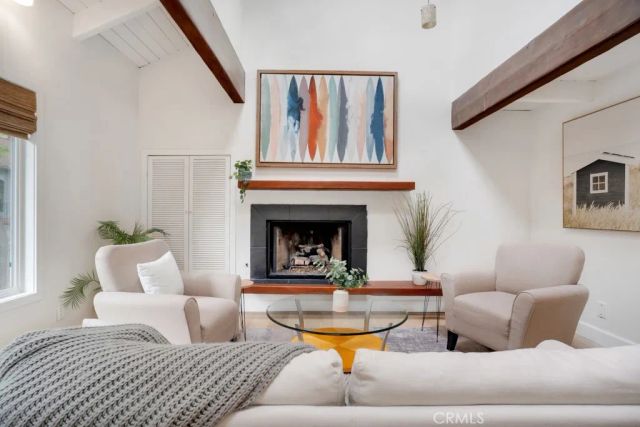 850 Country Club Drive, Burbank, CA 91501
