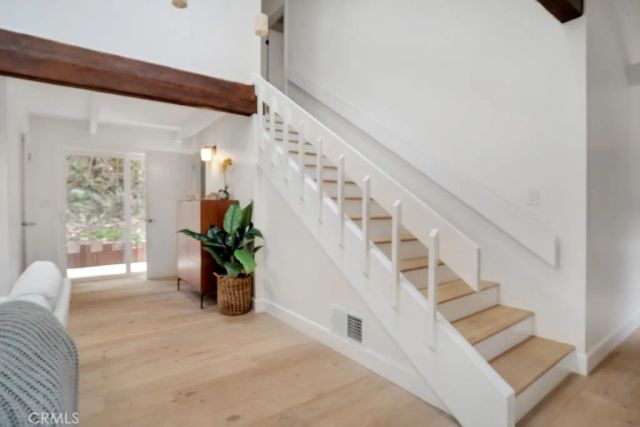 850 Country Club Drive, Burbank, CA 91501