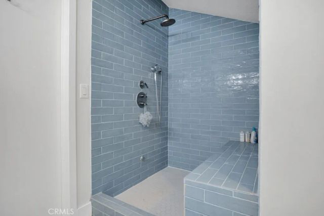 850 Country Club Drive, Burbank, CA 91501