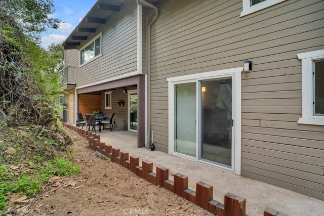 850 Country Club Drive, Burbank, CA 91501