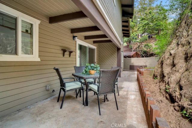 850 Country Club Drive, Burbank, CA 91501