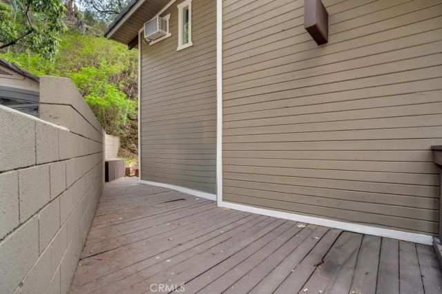 850 Country Club Drive, Burbank, CA 91501