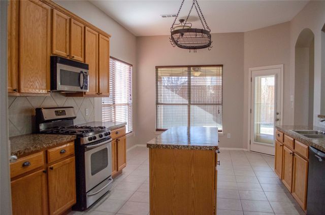 7220 Riverchase Trail, Denton, TX 76210