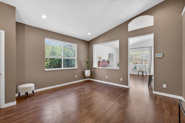 853 Rathbone Cir, Folsom, CA 95630