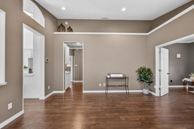 853 Rathbone Cir, Folsom, CA 95630