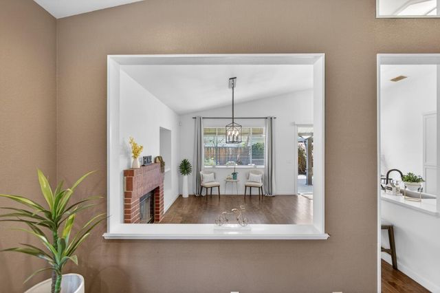 853 Rathbone Cir, Folsom, CA 95630