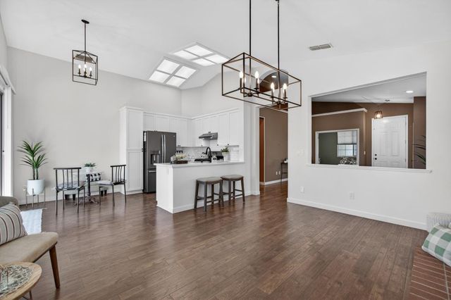 853 Rathbone Cir, Folsom, CA 95630