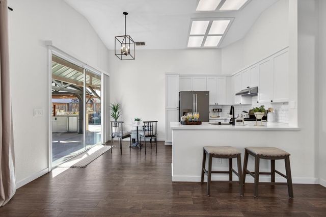 853 Rathbone Cir, Folsom, CA 95630