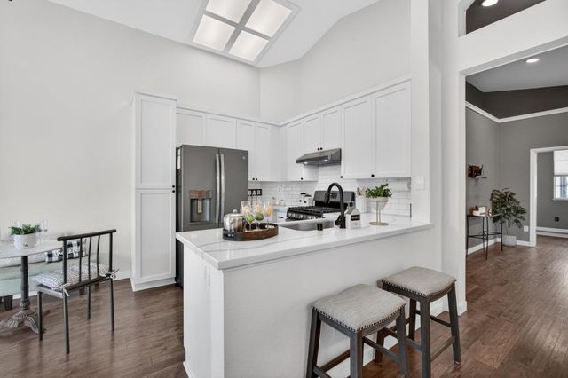 853 Rathbone Cir, Folsom, CA 95630