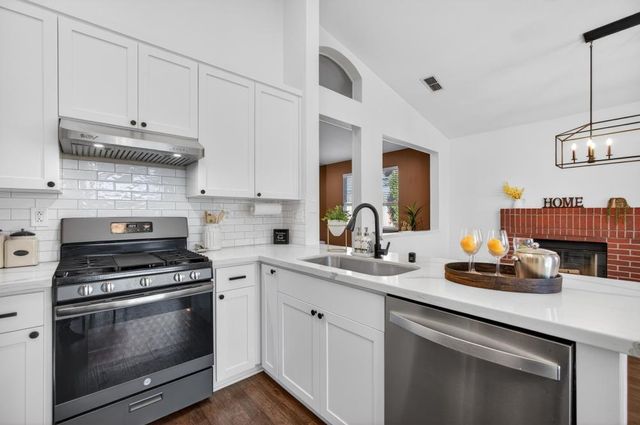 853 Rathbone Cir, Folsom, CA 95630