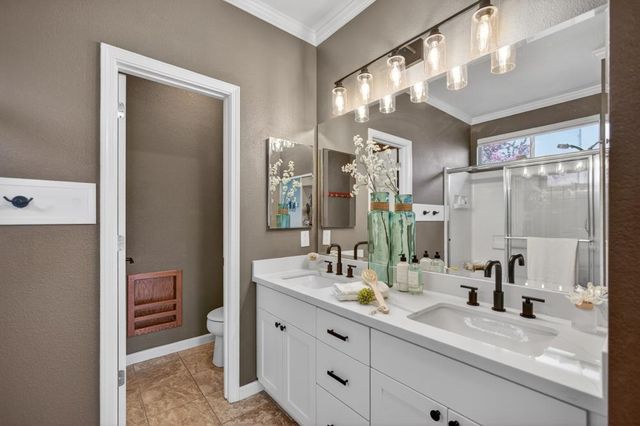 853 Rathbone Cir, Folsom, CA 95630