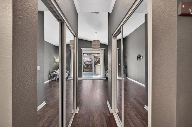 853 Rathbone Cir, Folsom, CA 95630