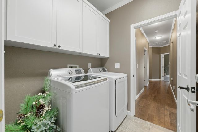 853 Rathbone Cir, Folsom, CA 95630