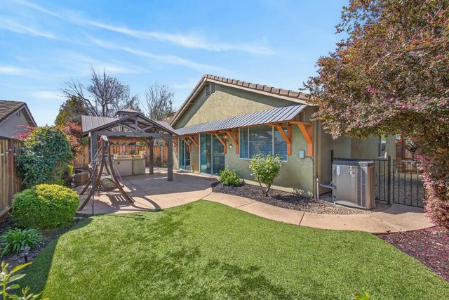 853 Rathbone Cir, Folsom, CA 95630