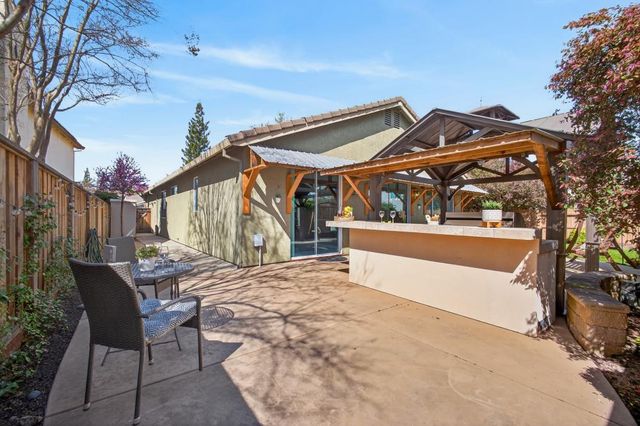 853 Rathbone Cir, Folsom, CA 95630