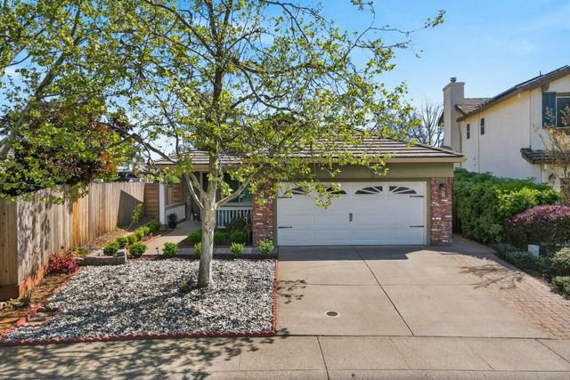 853 Rathbone Cir, Folsom, CA 95630