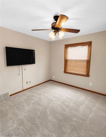 4345 Woodleigh Lane, Youngstown, OH 44511