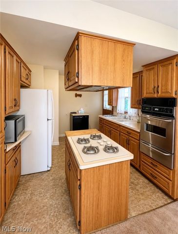 4345 Woodleigh Lane, Youngstown, OH 44511