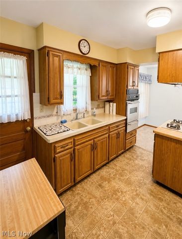 4345 Woodleigh Lane, Youngstown, OH 44511