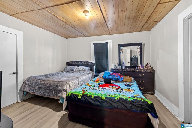 1712 LONG 14TH STREET N, Bessemer, AL 35020