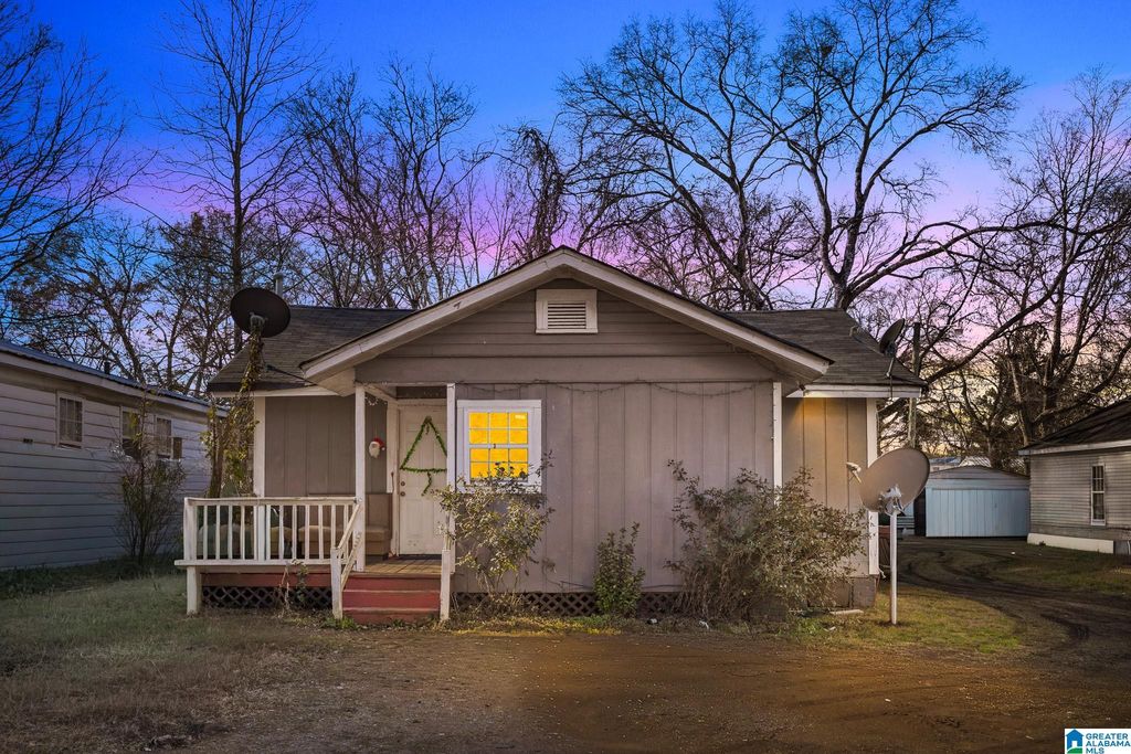 1712 LONG 14TH STREET N, Bessemer, AL 35020