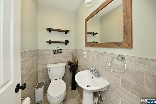 262 Spring Valley Avenue, Hackensack, NJ 07601