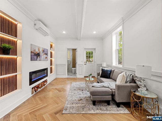 9 Morse Avenue, Rutherford, NJ 07070