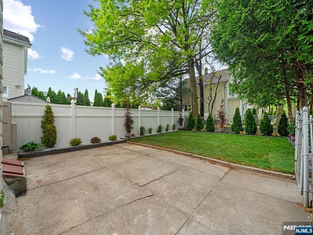 9 Morse Avenue, Rutherford, NJ 07070