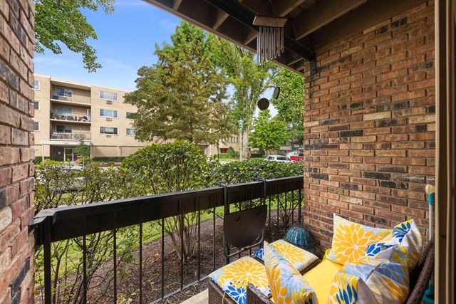 420 S HOME Avenue 109N, Oak Park, IL 60302