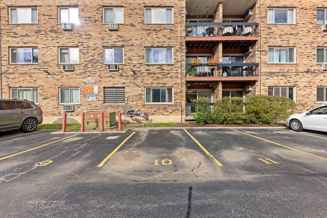 420 S HOME Avenue 109N, Oak Park, IL 60302