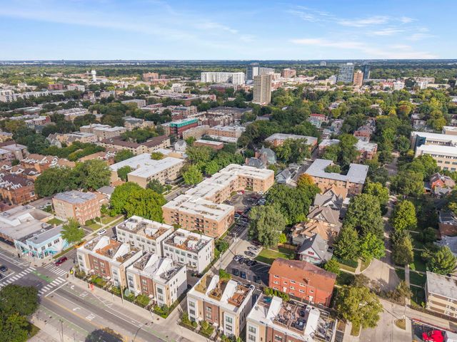 420 S HOME Avenue 109N, Oak Park, IL 60302