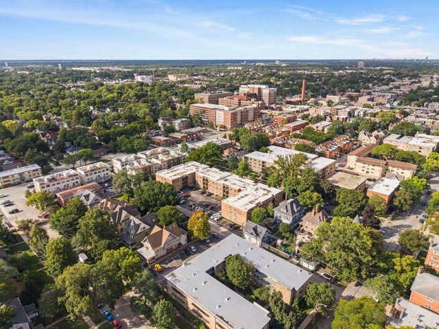 420 S HOME Avenue 109N, Oak Park, IL 60302