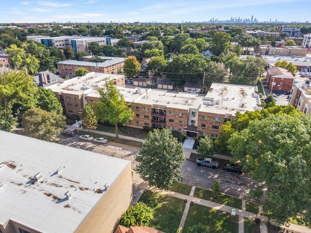 420 S HOME Avenue 109N, Oak Park, IL 60302