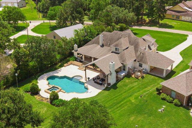 13907 Jbk Memorial Drive, Willis, TX 77318