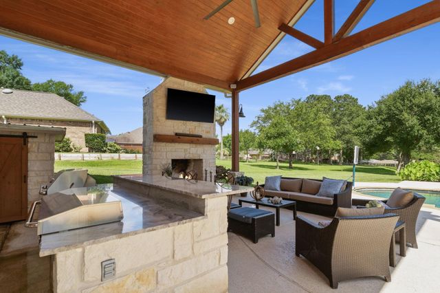 13907 Jbk Memorial Drive, Willis, TX 77318