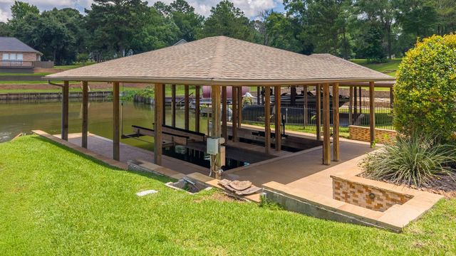 13907 Jbk Memorial Drive, Willis, TX 77318