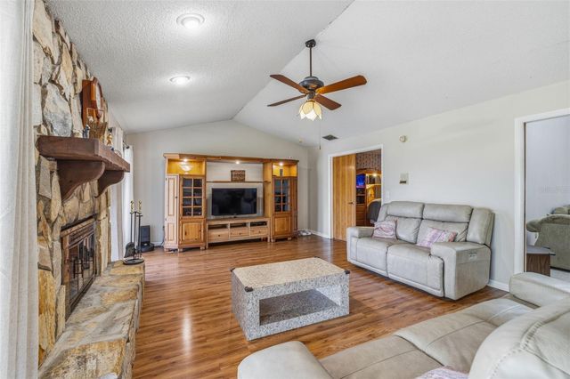 3330 FOXRIDGE CIRCLE, Tampa, FL 33618