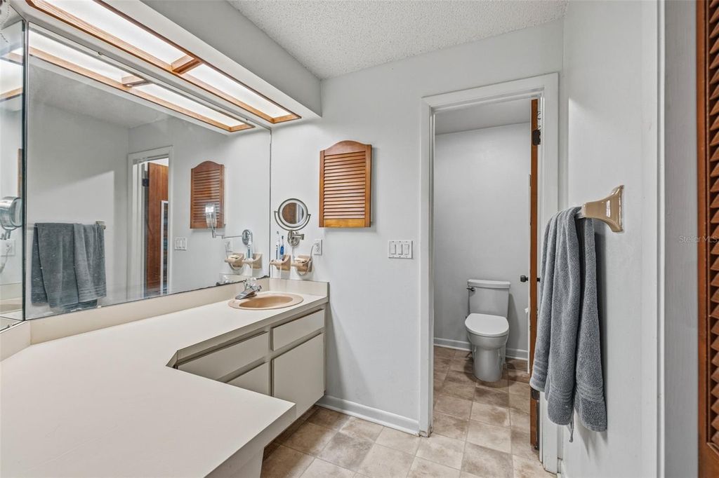 Image 21 of property listing at 3330 FOXRIDGE CIRCLE, Tampa, FL 33618