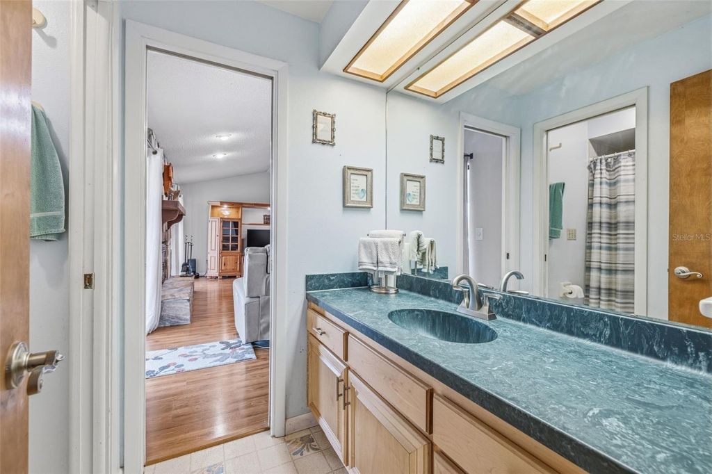 Image 22 of property listing at 3330 FOXRIDGE CIRCLE, Tampa, FL 33618