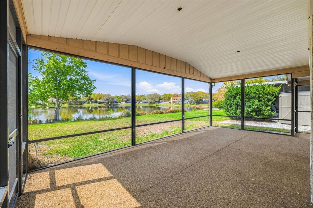 Image 28 of property listing at 3330 FOXRIDGE CIRCLE, Tampa, FL 33618