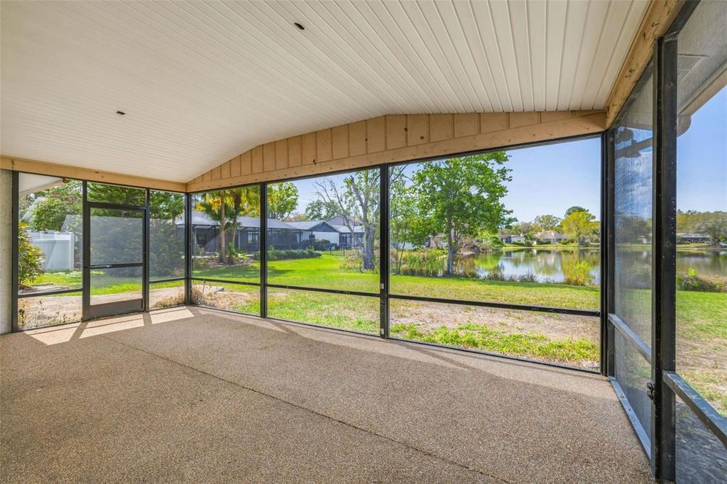 Image 29 of property listing at 3330 FOXRIDGE CIRCLE, Tampa, FL 33618