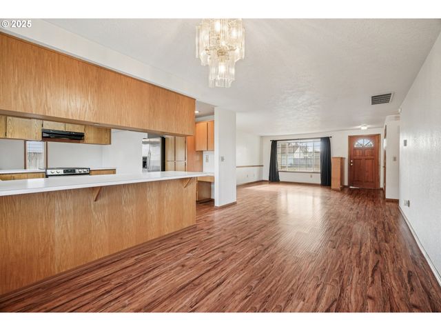 2067 Sw OLEANDER St, Mc Minnville, OR 97128