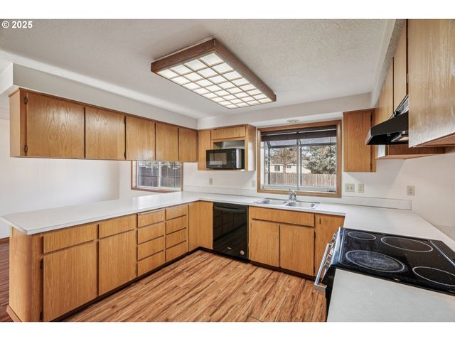 2067 Sw OLEANDER St, Mc Minnville, OR 97128