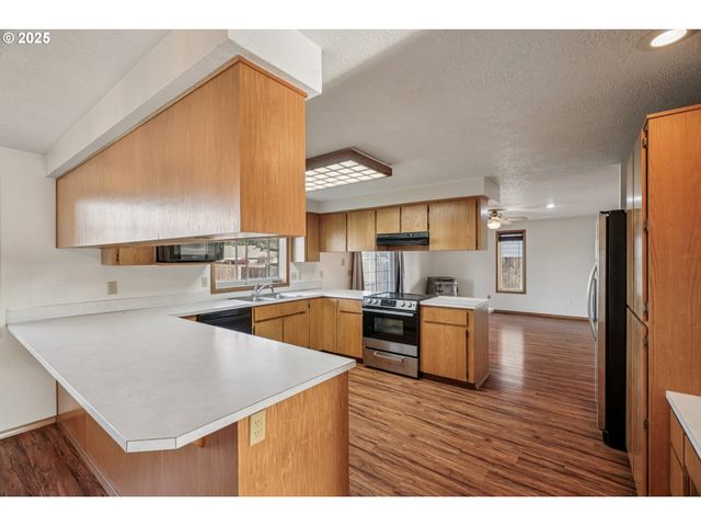 2067 Sw OLEANDER St, Mc Minnville, OR 97128