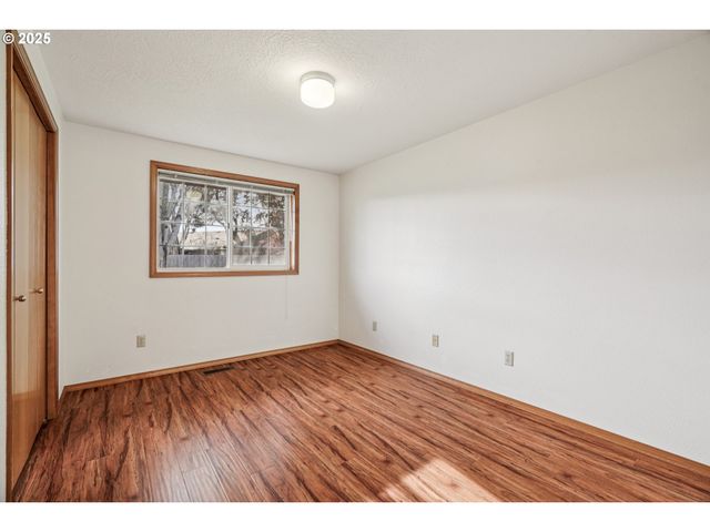 2067 Sw OLEANDER St, Mc Minnville, OR 97128