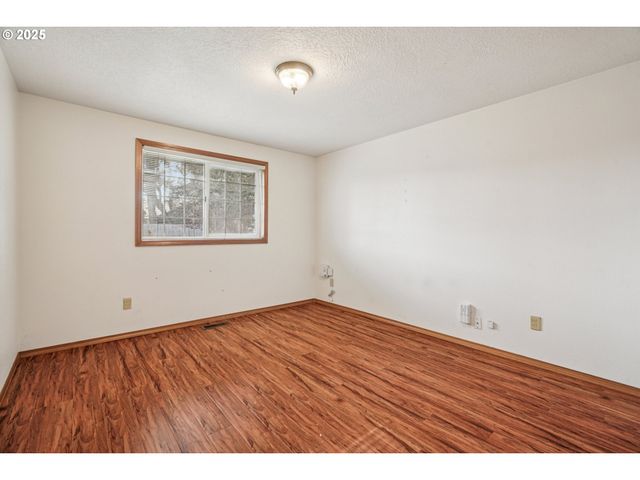 2067 Sw OLEANDER St, Mc Minnville, OR 97128