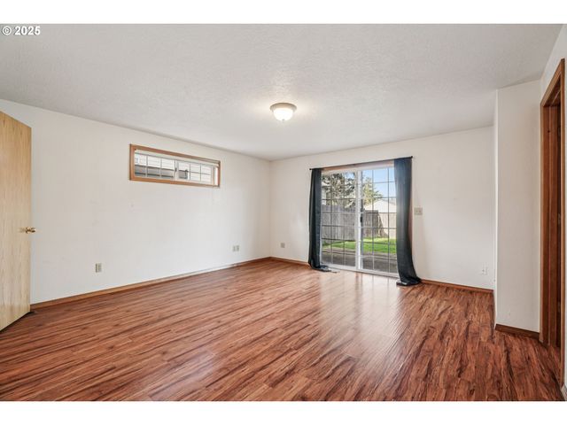 2067 Sw OLEANDER St, Mc Minnville, OR 97128