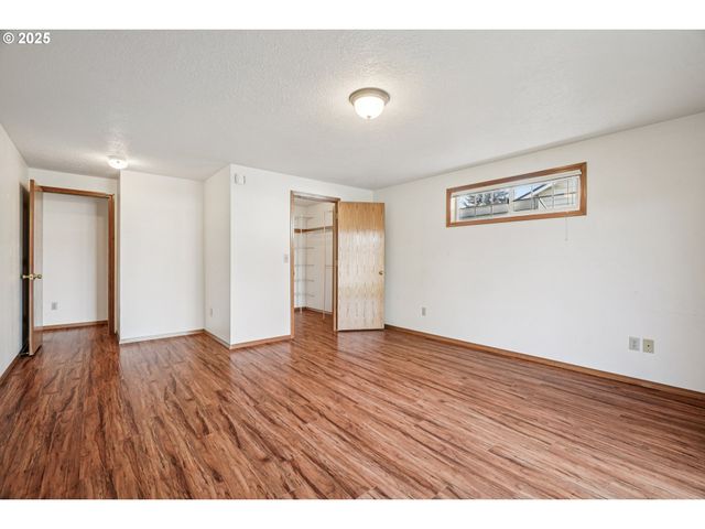 2067 Sw OLEANDER St, Mc Minnville, OR 97128