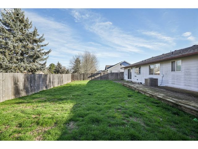 2067 Sw OLEANDER St, Mc Minnville, OR 97128