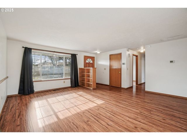 2067 Sw OLEANDER St, Mc Minnville, OR 97128